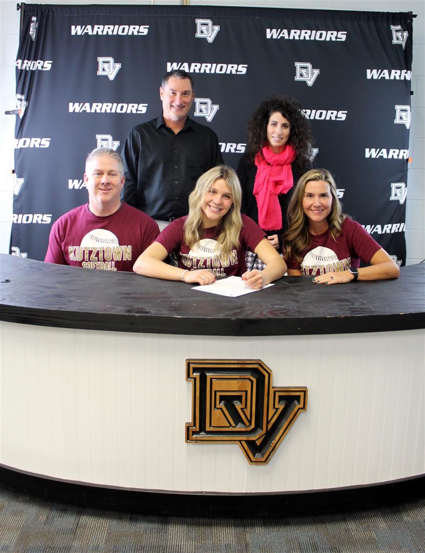 Emily Henn Signed with Kutztown University Softball – Division II. 