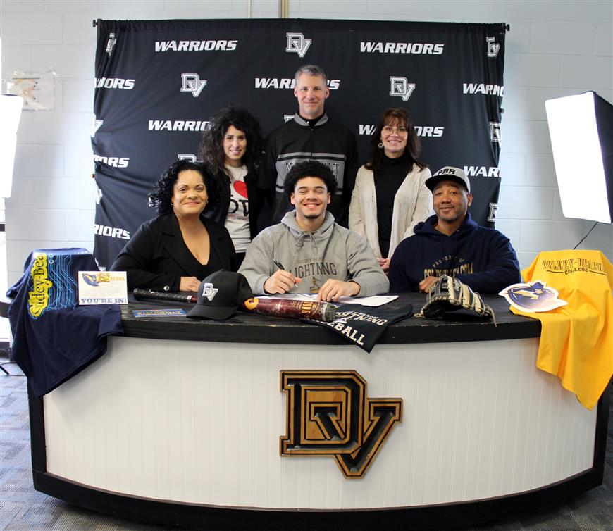 Senior Third Baseman Tyee Irving Signed with Goldey-Beacom College (Division II). 